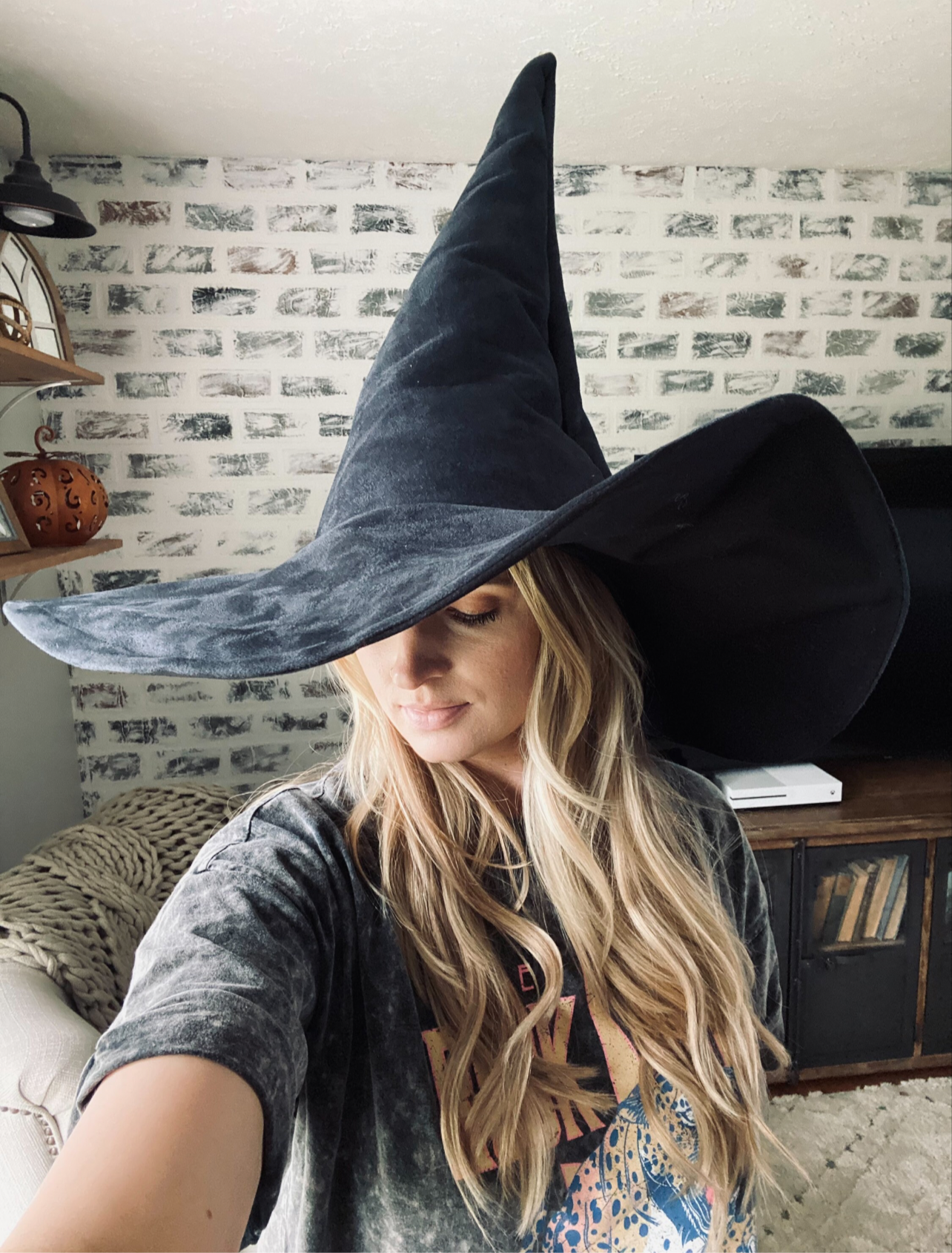 Black Extra Large Witch Hat Hart Horn - Main Image