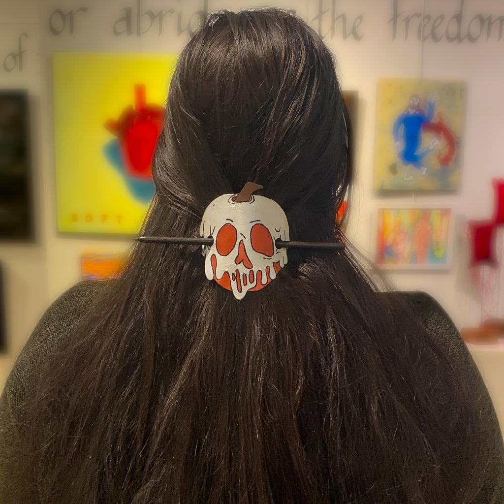 Poison Apple Leather Hair Slide in white